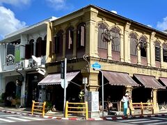 【歴史地区：タラン通りでビールを飲む】

午後出直して、この歴史的な建物が立ち並ぶ「タラン通り」に漸く到着した次第...
