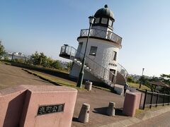 朝ごはん前の日課で神社の鳥居でお参りし、米町公園で釧路港を眺めた。

大型犬を連れている人が多く、散歩コースになっているここで白いもふもふの犬に会うのが楽しみだった。

