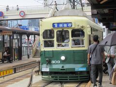 「出島」へは路面電車が便利で、「１崇福寺」行きに乗車します。