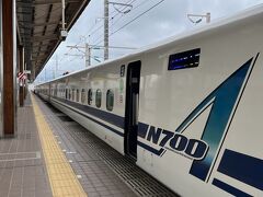 東京から新幹線で約1時間、新富士駅に到着。