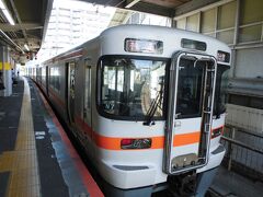 吉原のとなり富士駅でJR身延線に乗り換えます。