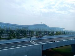 三峡空港はターミナルがオープンしたばかり。国際空港と名前も変えて国際線も飛ばすんだってさ。