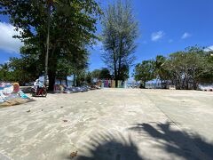 【灼熱のパトンビーチを歩く...】

パトンビーチの「海に向かって右側」といえば良いのか...