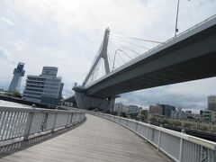 遊歩道を歩くと、景色もいいです