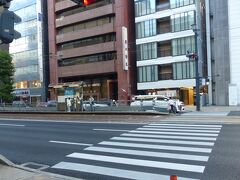 広島駅を目指し、広電の袋町電停に来ました。