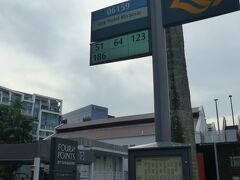 7/31(月)
この日はシンガポール⇒パリ島への移動日。
飛行機は16時半なので、午前中はムスタファセンターでお土産のお買い物。

きょうフォーポイントバイシェラトン・シンガポール，リバービュー前のバス停、「ホテルミラマー前」からバスでリトルインディアへ。