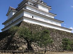 鶴ヶ城は1868の戊辰戦争では新政府軍の一か月に及ぶ猛攻に耐え、難攻不落の名城として知られるようになりました。