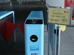 ホテルまでは、空港からARLと地下鉄、BTSを乗り継いで向かった。
地下鉄（MRT）は、クレジットカードのタッチ機能が使える。