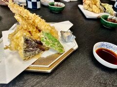 次の日はじいじを除いた6人でテニス♪
テニスの後は増田屋でランチを食べたんですが