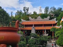 せっかくなので隆山寺（ロンソン寺）に行ってみた。仏教というよりチベット感。