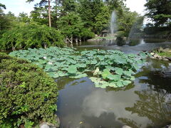 池と噴水。