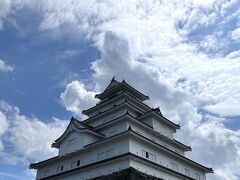 その後は鶴ヶ城へ移動。
お城はあまり詳しくないのですがせっかくなので中に入りました。