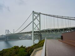 福岡から高速道路を直走り、関門海峡に。

ゆかりPAで関門海峡を眺めて少し休憩した後はいよいよ九州を離れて本州へ渡ります。