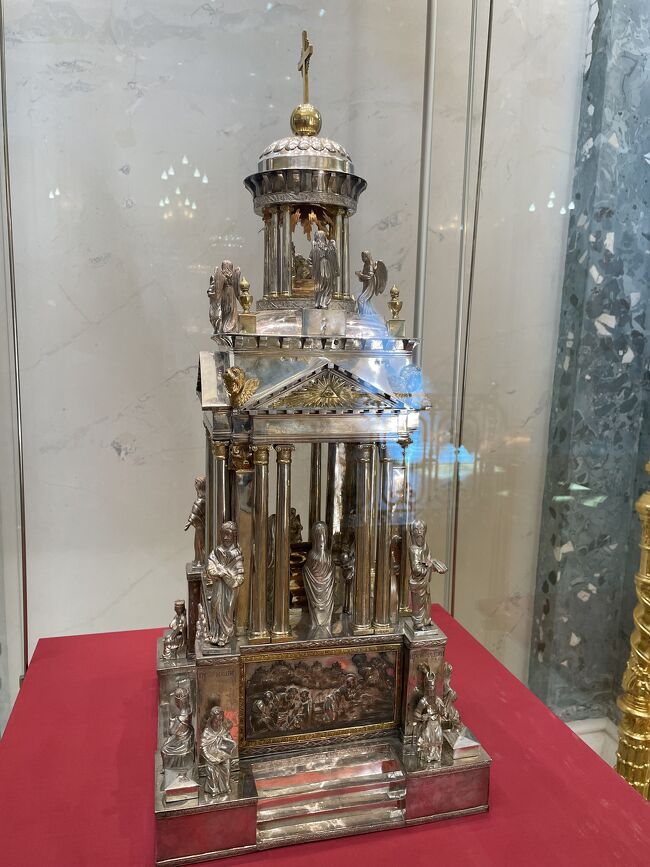 Amazon.com: エルミタージュ 館内を巡る旅: 9785947950632