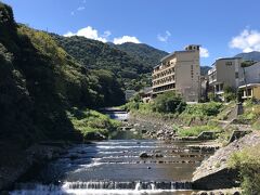 箱根湯本の有名な景観ですね。
まだ暑かったけど水際は気持ちいいですね。