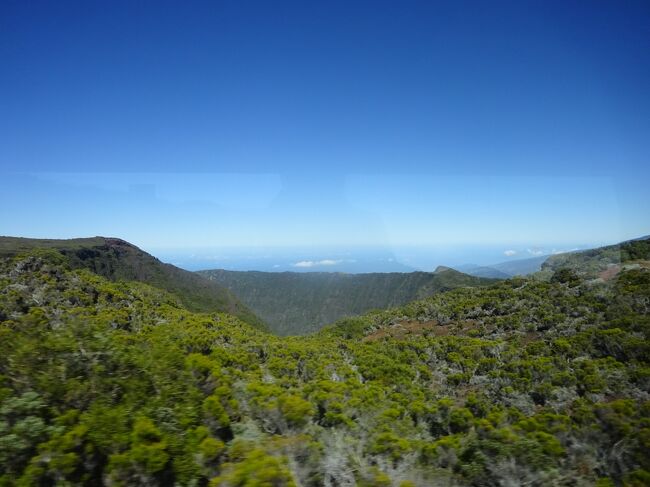 （車窓風景）ランパール渓谷を巻きます。