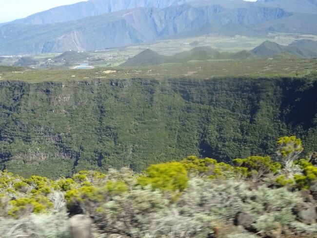 （車窓風景）ランパール渓谷（先程の展望台の反対側です。）