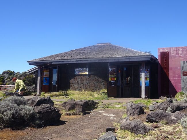 パ・ドゥ・ベルコンブ（２３１９m）の売店