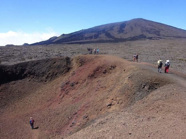 レオ火山を一周します。