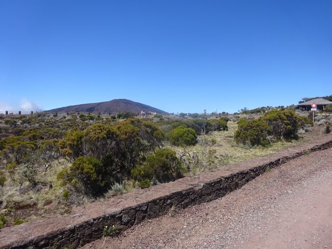 （車窓風景）ピトン・デ・ネージュが見えなくなります。