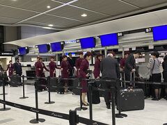 搭乗２時間前になったので搭乗手続き
航空券はカタール航空から購入したが行きは乗り継ぎのドーハからアンマンまでヨルダン航空になっていたため４８時間前のオンライン手続きが出来なかった。