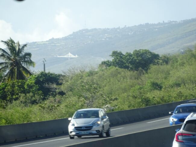 島を一周する高速道路