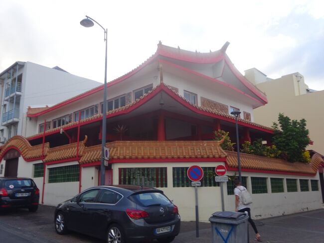 ２つの中国寺院の１つ