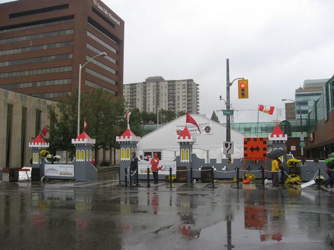 雨混じりの天気。