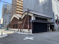 蔵みたいな建物