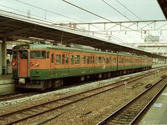 この日は、岡山駅の隣の高島駅から出発。
写真は、岡山駅の１１５系電車。２００１年頃の撮影。