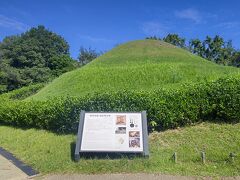 実際の高松塚古墳。
まだ発見されていないこのような古墳がまだあるかもしれないんですよね……