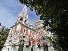 途中、シプカ峠を超えた麓のシプカ村には、ロシア正教会の綺麗なShipka Memorial Churchがあります。