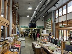 沼田にある道の駅白沢に立ち寄りました。温泉施設や展望台のある充実の道の駅です。野菜などの直売もありました。