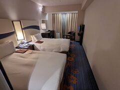 広島駅からの送迎バスでグランドプリンスホテル広島へ。17階以上の展望フロアの部屋。せっかく展望フロアの部屋を取ったのに外の景色を撮るのを忘れてしまいました。