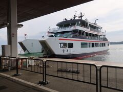 フェリーに乗ること10分くらいで宮島に到着します。
