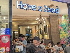 今日の夕食はターミナル21にある、タイ料理店Have a Zeedです。
お昼ご飯の時、お店の前に行列ができていたのでなかなかの人気店です。
私たちが行った時はたままた待ってる人もいなく、すぐに席に案内してもらえました。