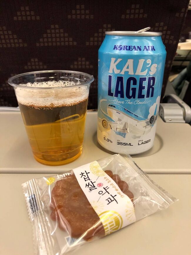 デザートのお供に2本目もらった。<br /><br />15年前からブレないCled'orのRed carpet cheesecake icecreamも配ってたけど、そちらは遠慮した。お腹いっぱいのうえにビール飲んでるし。