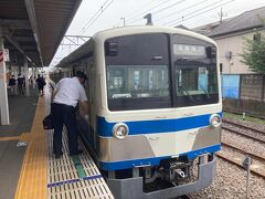 武蔵境から西武多摩川線に乗り換えて、是政駅へ。
武蔵境駅が高架になる前は、ホーム乗り換えできたけど、今は改札を通らないといけなくなった。乗り換えに時間がかかって、１本後の電車になった。