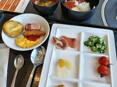 ホテルの朝ごはん
朝食バイキング
今日はホタテがあった！

美味しい！！