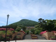 11:15　元町公園から函館山をのぞむ