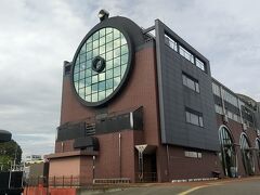 真岡駅に到着。SLを見立てた駅舎にびっくり。