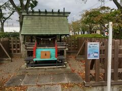 駅の隣の神社は、真岡鉄道建設にあたってできた鉄道神社。