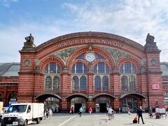 Bremen Hbf

1847年オープンのブレーメン駅、立派なレンガ造りですね～