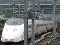 2023.07.02　新鳥栖
ぜひとも乗っておきたい久大本線系統の気動車特急は全便運休だ。たぶん数週間かかるだろう。仕方がないので新幹線機織りをする。あぁ、つまんね（笑）。

第３２走者：特急５４０３Ａ「さくら４０３号」
乗車区間：新鳥栖→熊本　８９．８キロ
乗車車両：８２６－１００９
運賃定価：新鳥栖→熊本　１６８０円
料金定価：新鳥栖→熊本　１７６０円
（通算１７９８．７キロ　７４４７０円）