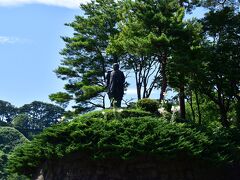 春日山城
上杉謙信像。