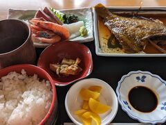 道の駅　舟屋の里の定食。
魚がおいしい！