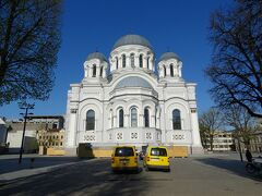 9:00にチェックアウトして、9:16に聖ミカエル教会到着。
