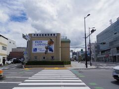 列車を下りた時にホームから大きなレンタサイクルの看板が見えました。
これは分かり易いですね。
