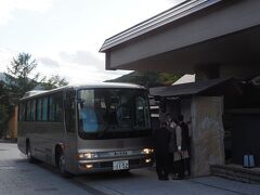 15:25 定山渓第一寶亭留 翠山亭に到着。大半の客はここで降車します。