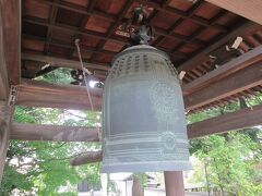 愛染院観音寺梵鐘　1701年銘の区指定文化財で、区内でも古い部類の梵鐘です